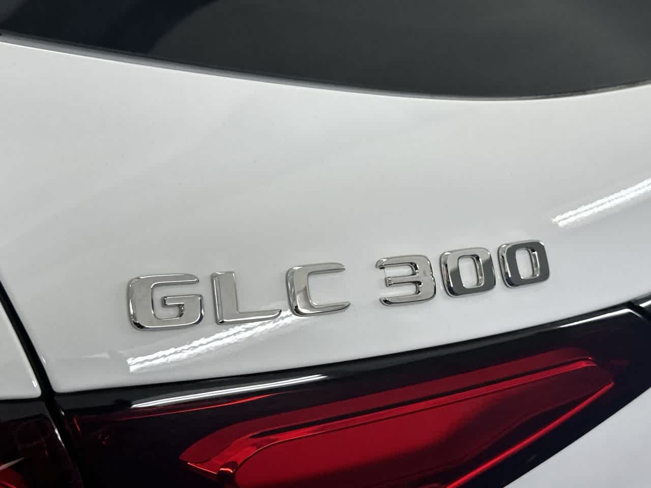 Thumbnail: 2024 Mercedes-Benz GLC - 10