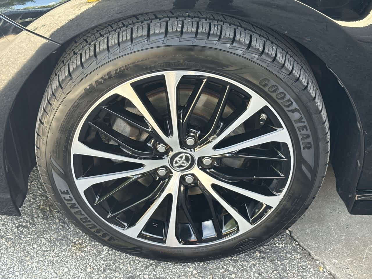 Thumbnail: 2019 Toyota Camry - 11