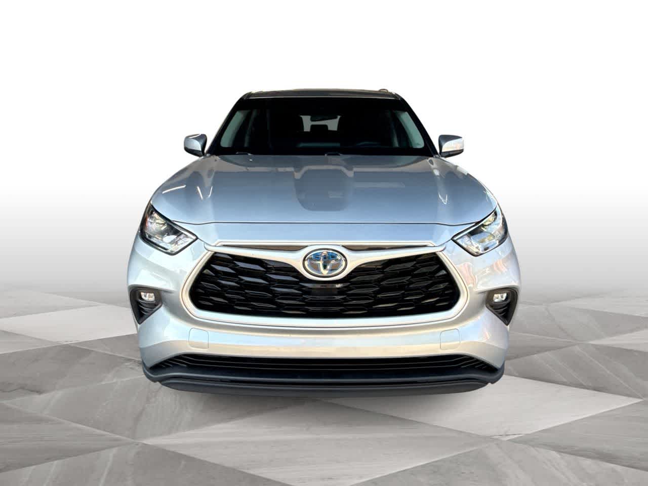 Thumbnail: 2023 Toyota Highlander - 3