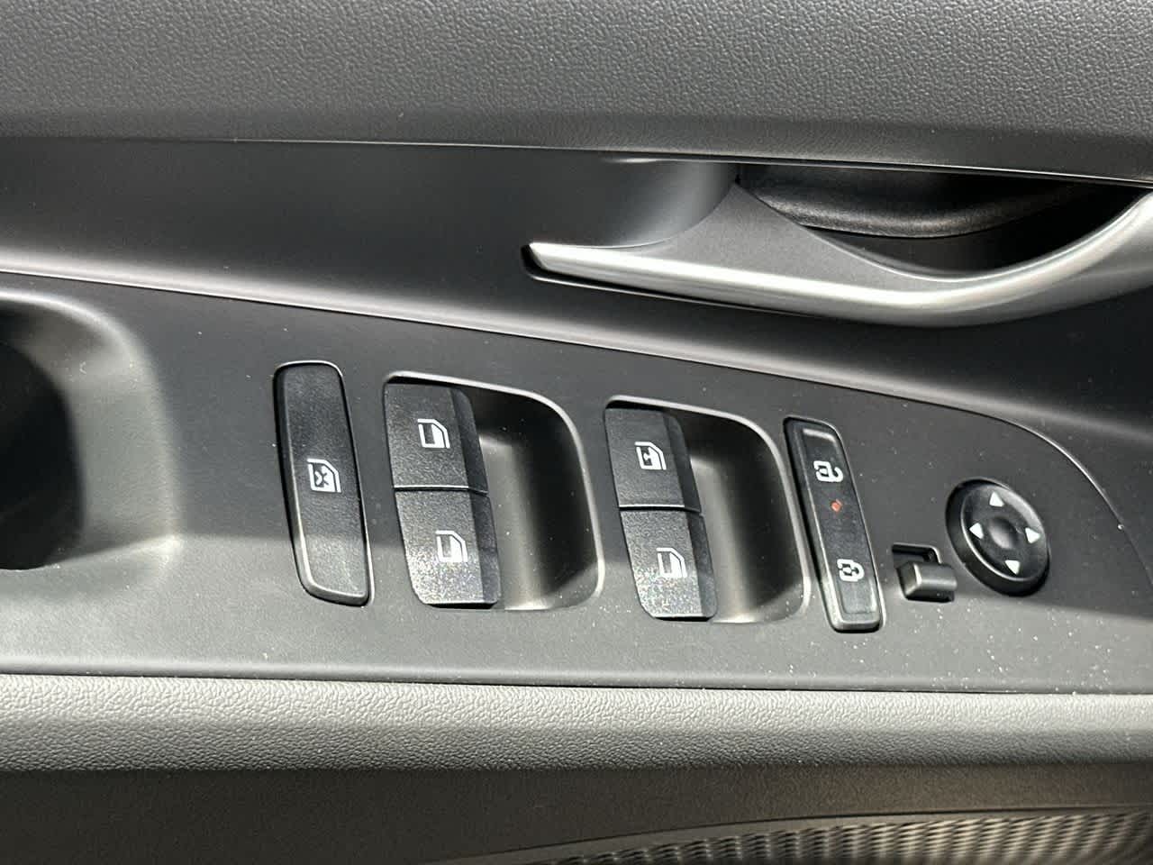 Thumbnail: 2025 Hyundai Elantra - 17