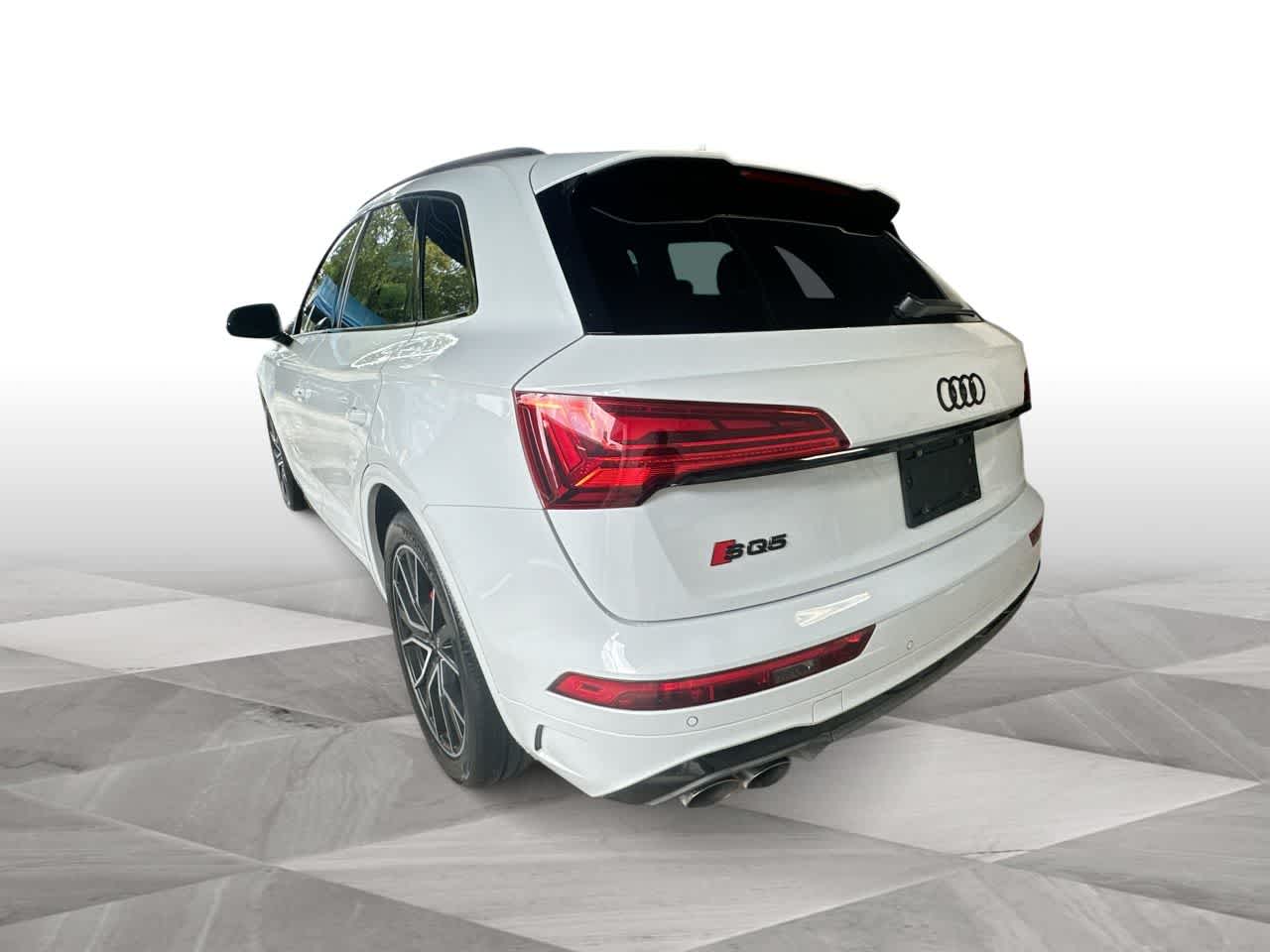 Thumbnail: 2023 Audi SQ5 - 6