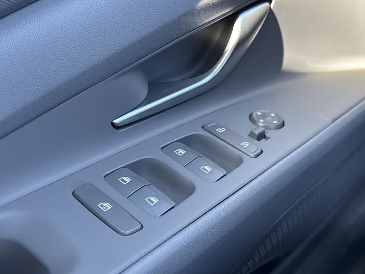 Thumbnail: 2025 Hyundai Elantra - 16