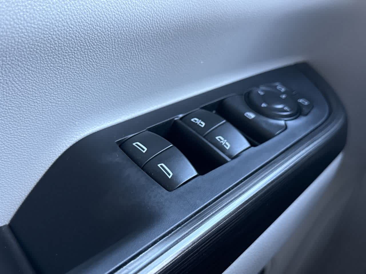 Thumbnail: 2023 GMC Acadia - 17