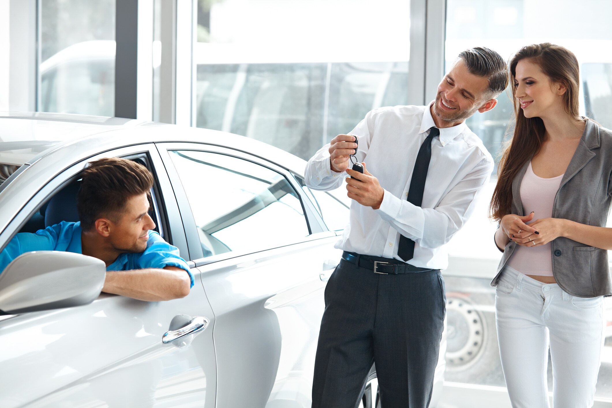 Dealer Showing Couple Featrues.jpg