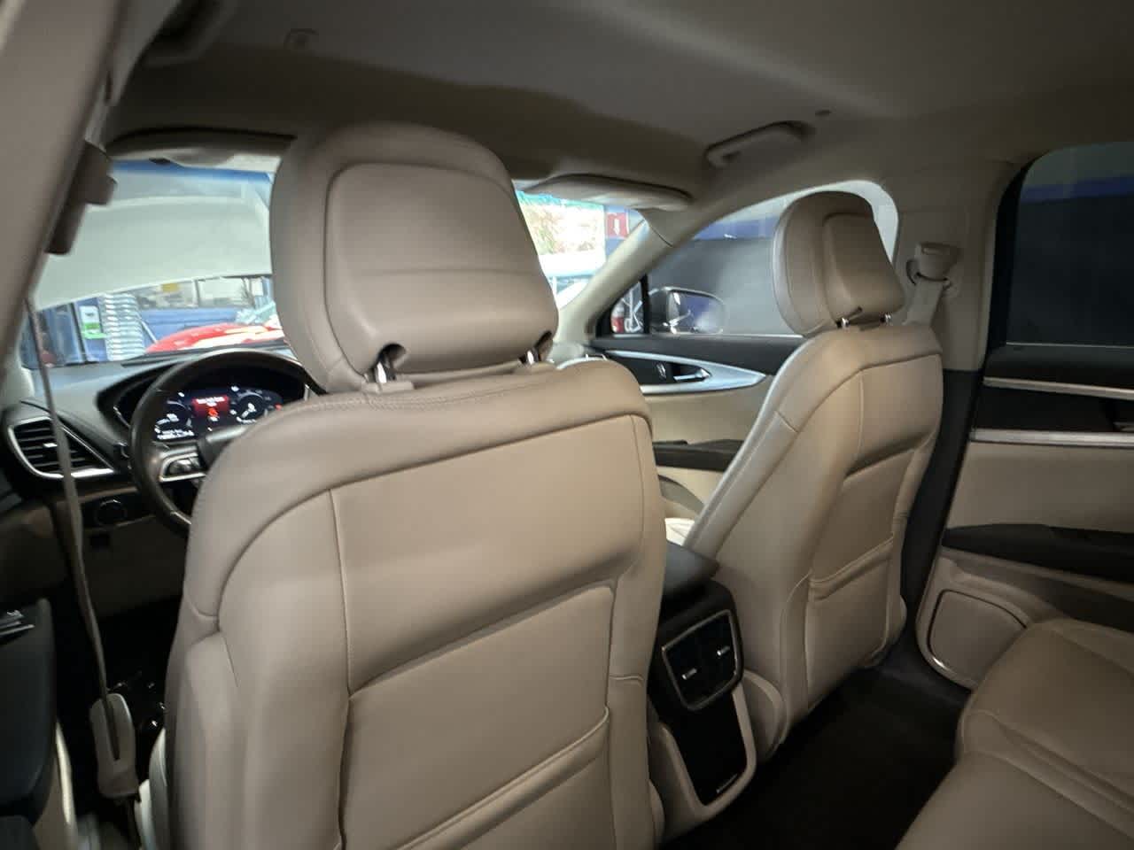 Thumbnail: 2020 Lincoln Nautilus - 23