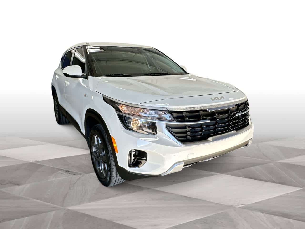Thumbnail: 2024 Kia Seltos - 2