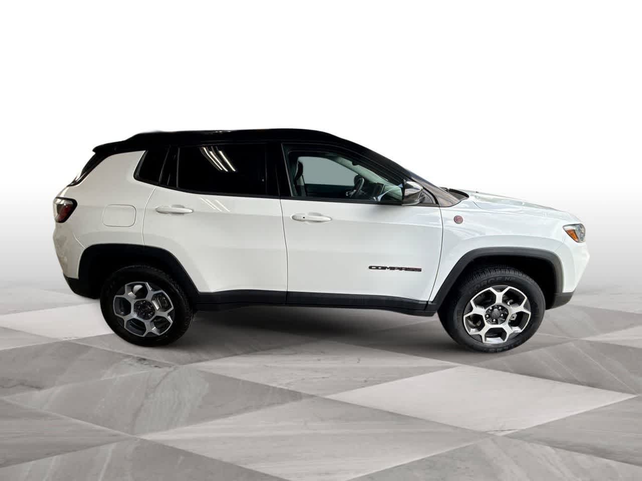 Thumbnail: 2022 Jeep Compass - 9