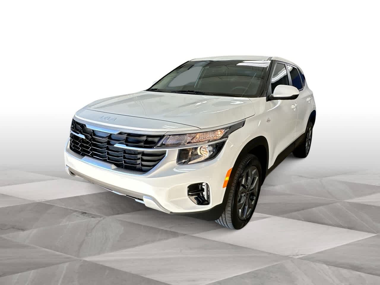 Thumbnail: 2024 Kia Seltos - 4