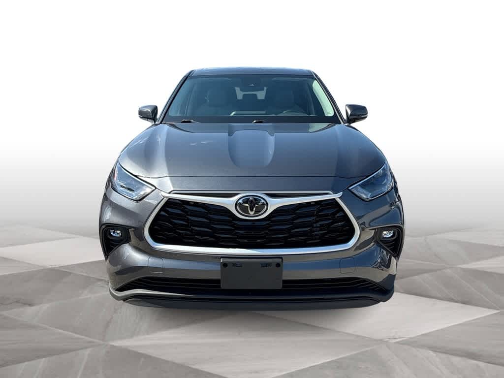 2022 Toyota Highlander LE 3
