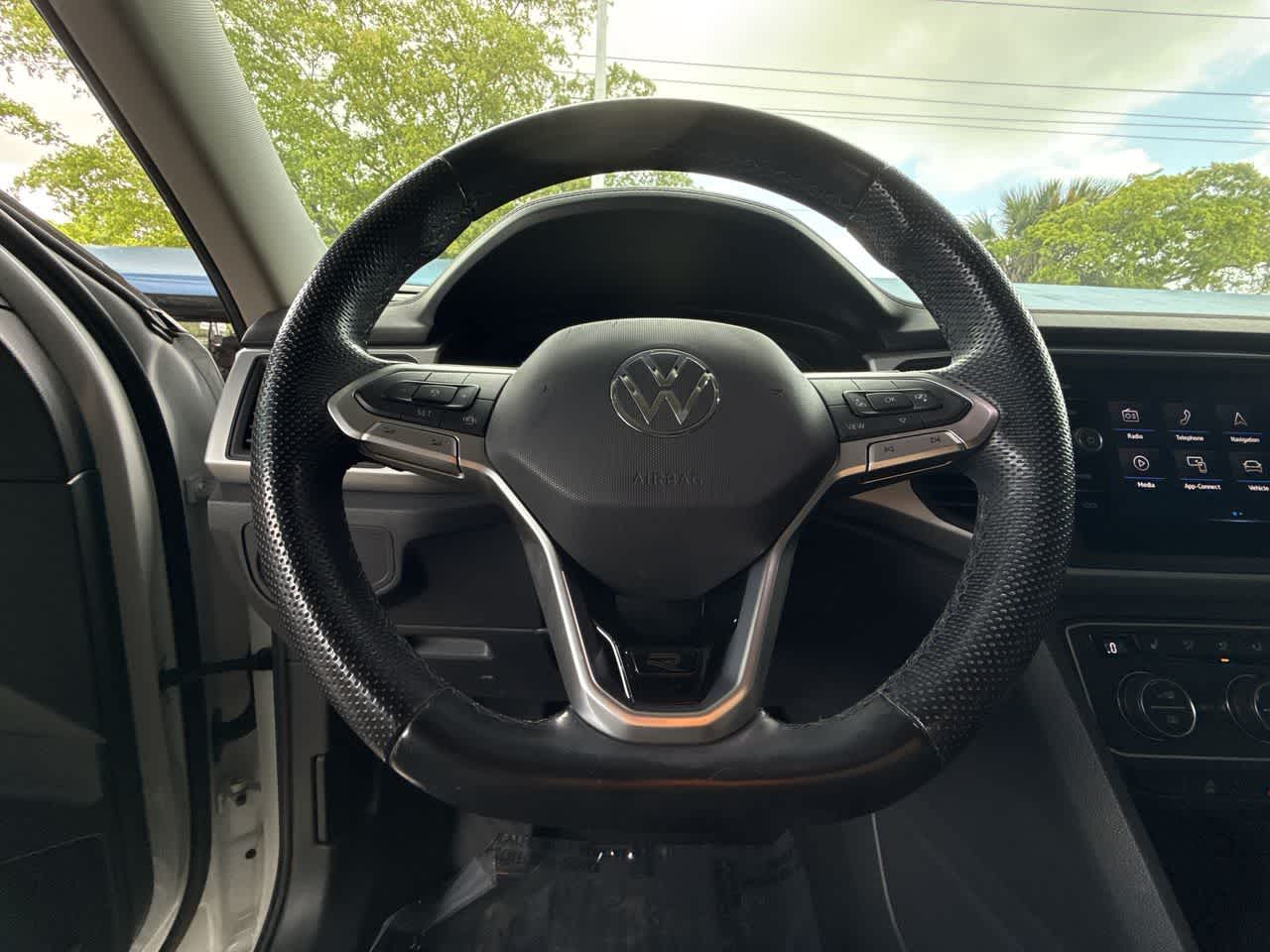 Thumbnail: 2021 Volkswagen Atlas - 16