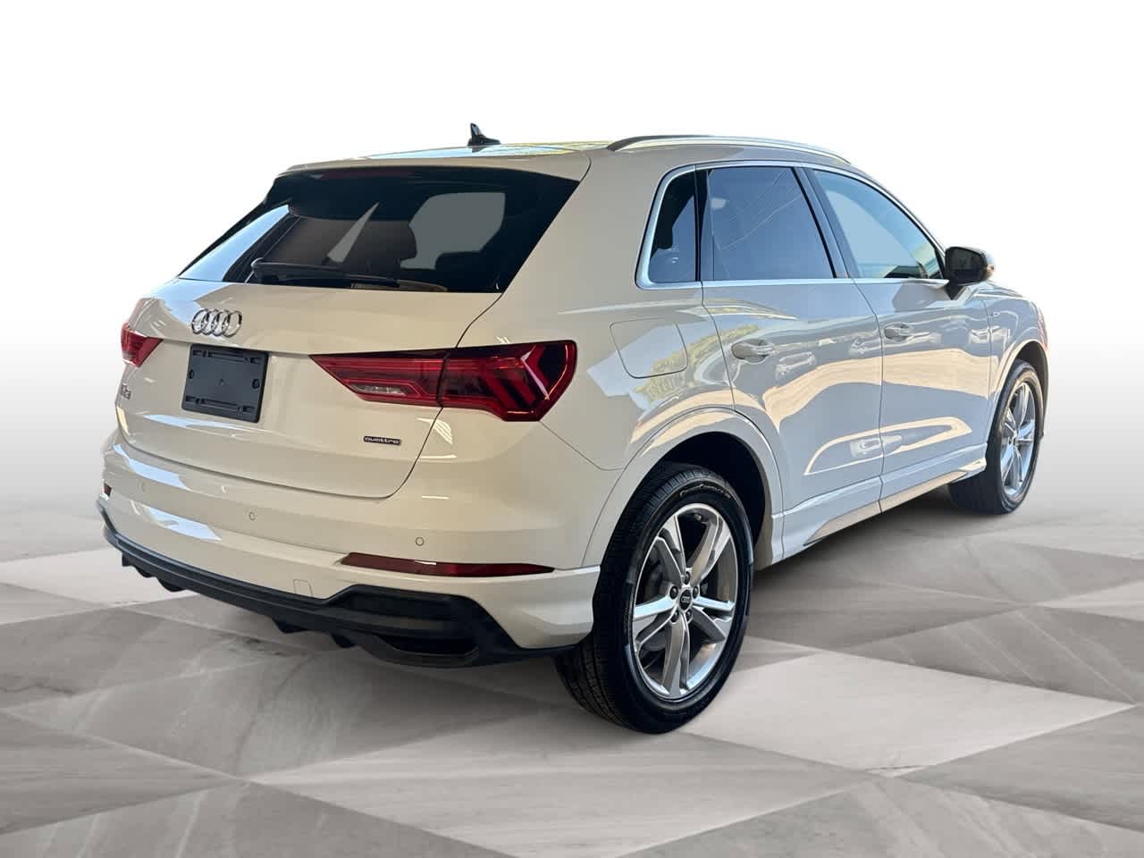 Thumbnail: 2024 Audi Q3 - 8