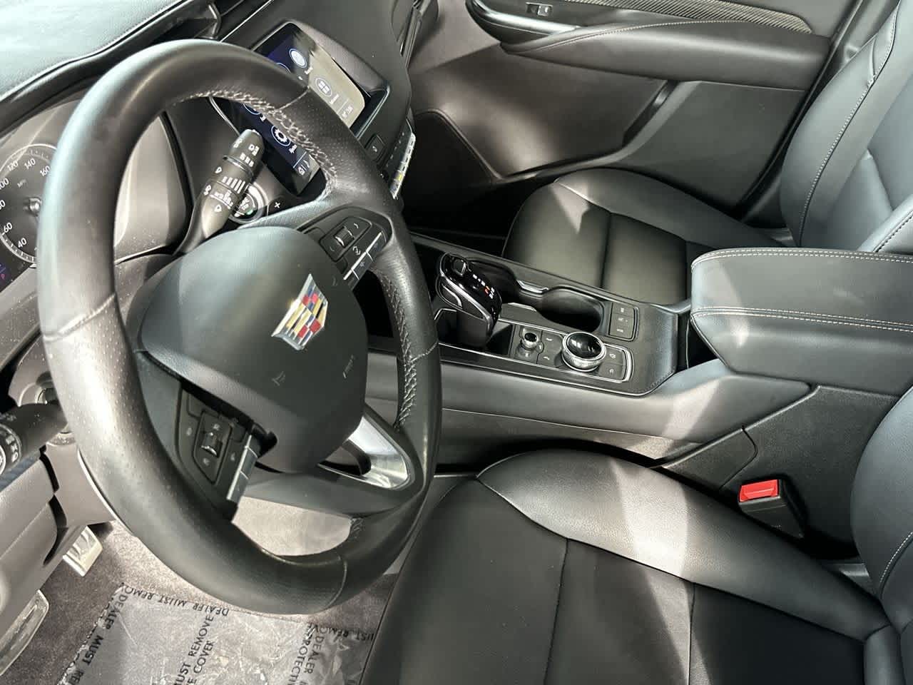 Thumbnail: 2023 Cadillac XT4 - 13