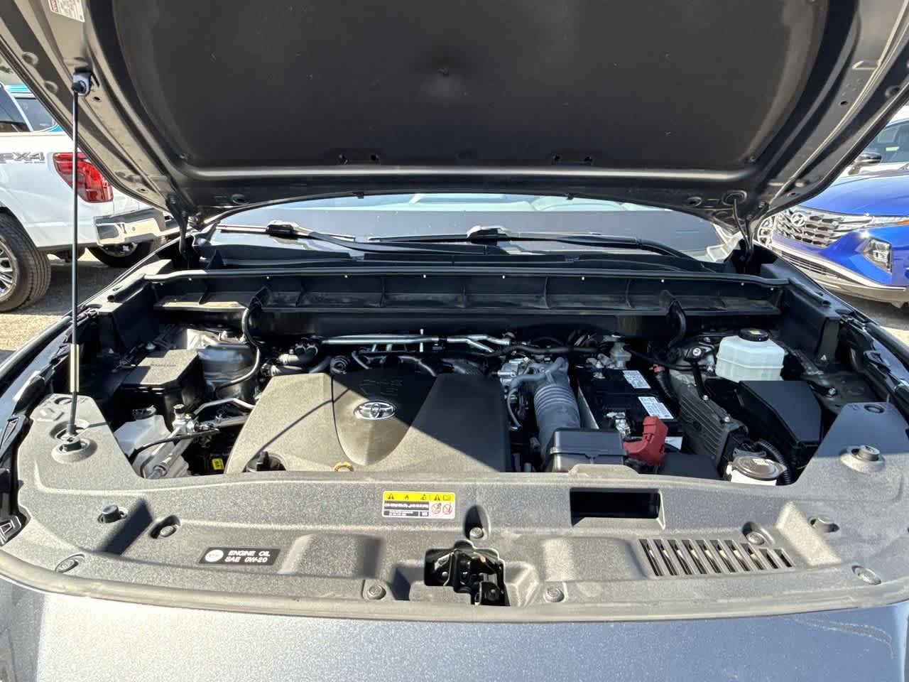 2022 Toyota Highlander LE 12
