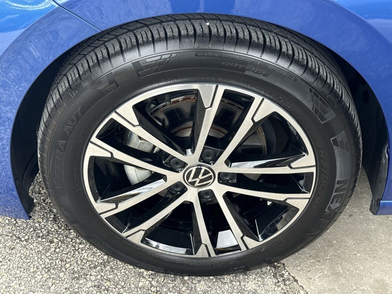 Thumbnail: 2023 Volkswagen Jetta - 11