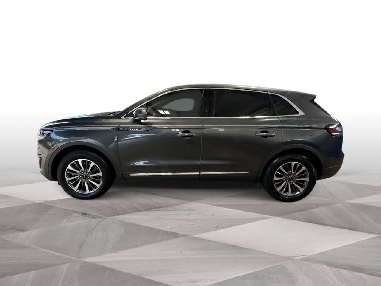 Thumbnail: 2020 Lincoln Nautilus - 5