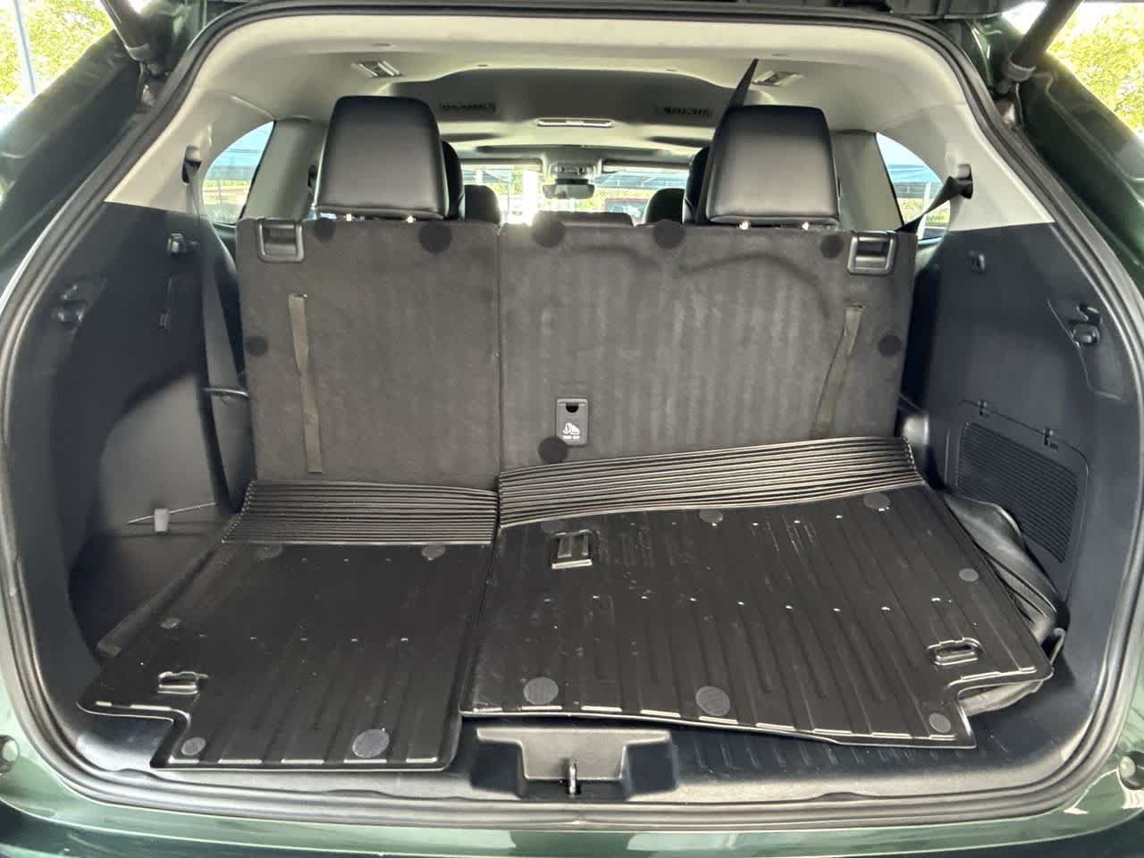 Thumbnail: 2023 Toyota Highlander - 24