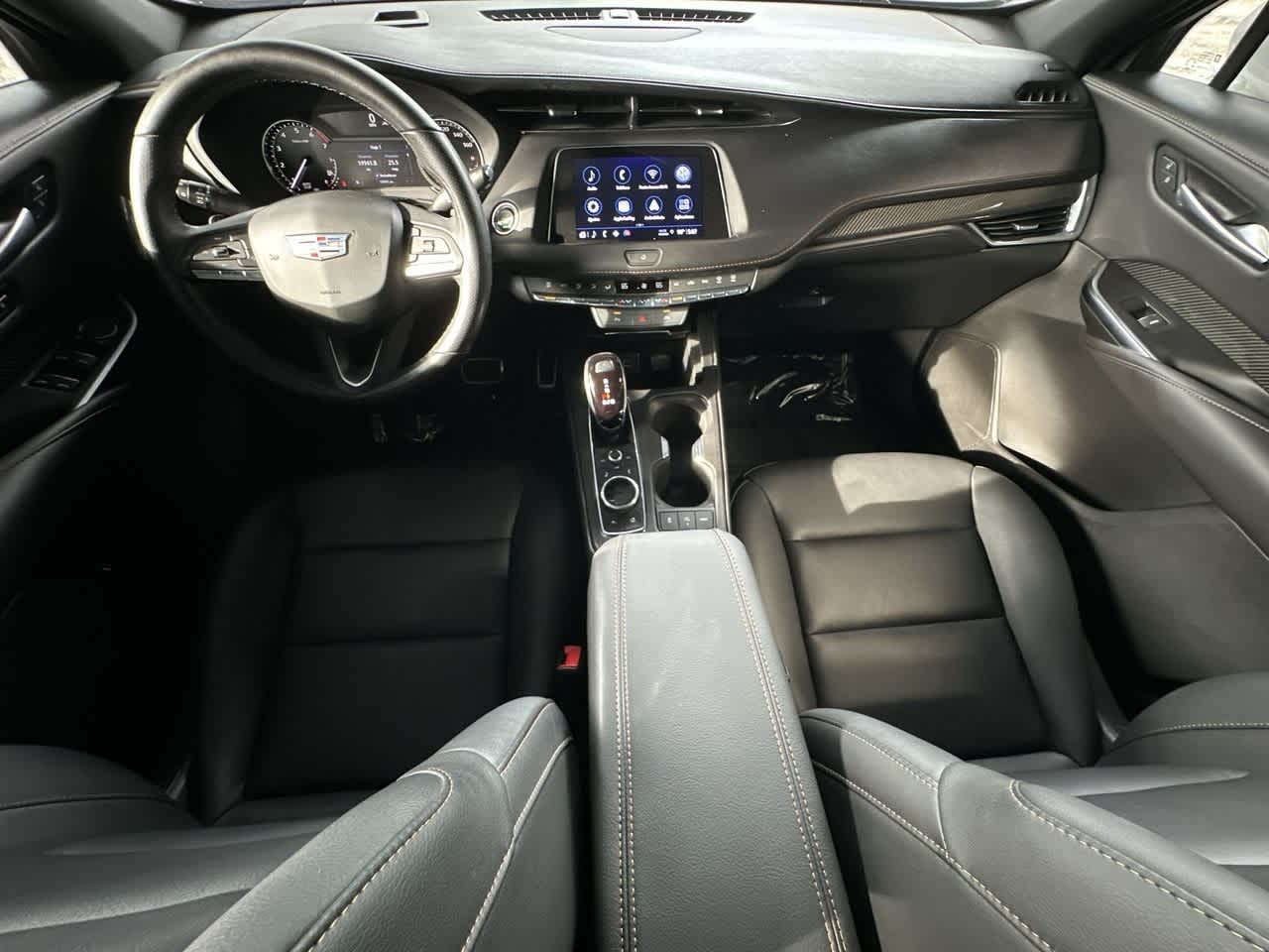 Thumbnail: 2023 Cadillac XT4 - 24