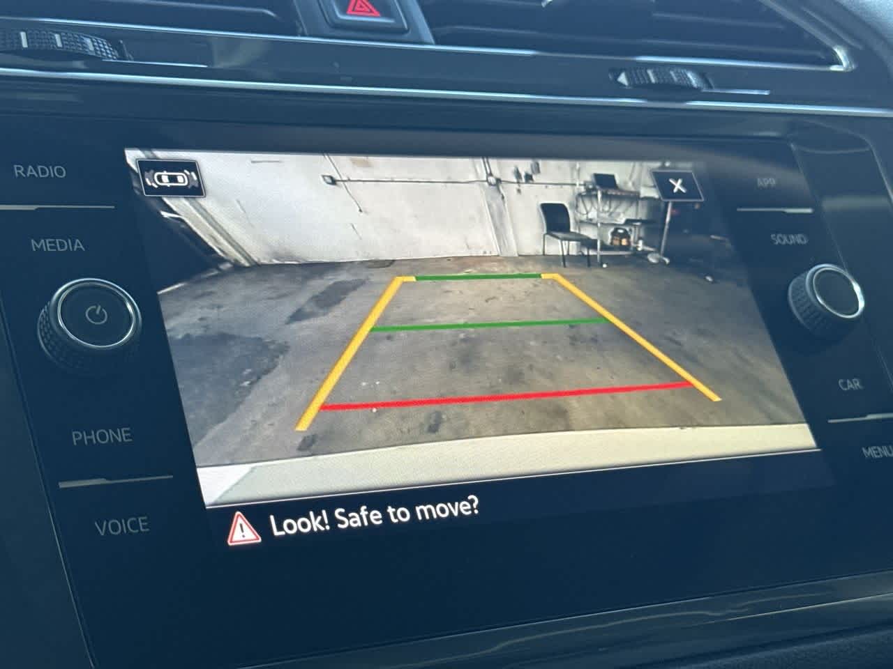 Thumbnail: 2021 Volkswagen Tiguan - 19