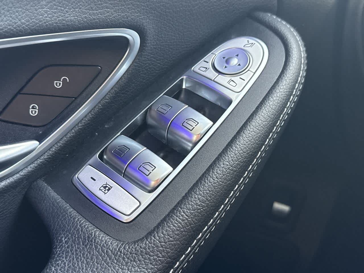 Thumbnail: 2020 Mercedes-Benz C-Class - 17