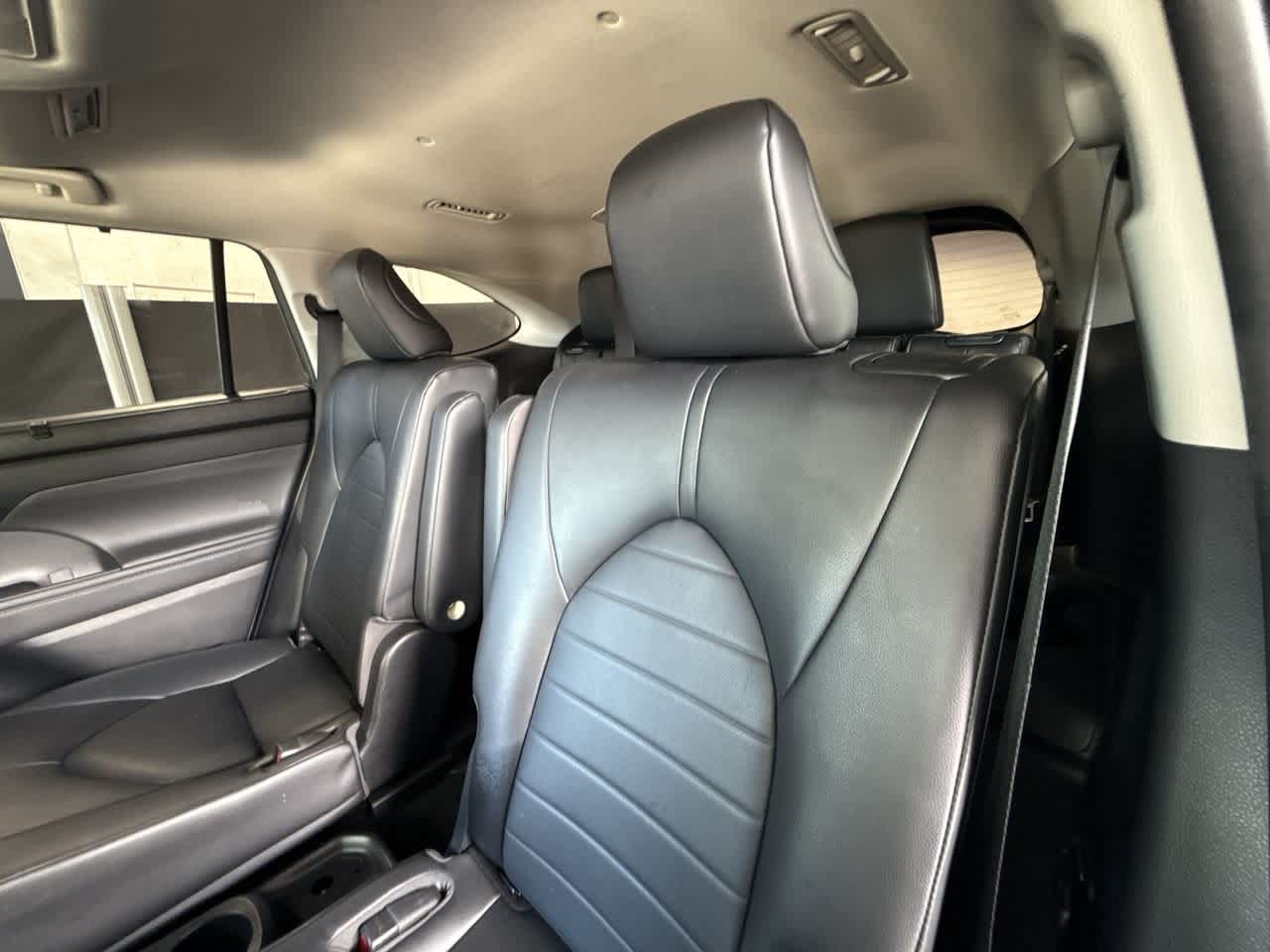 Thumbnail: 2023 Toyota Highlander - 21