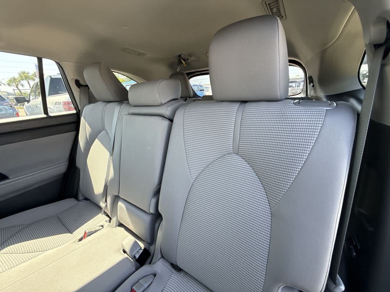 2022 Toyota Highlander LE 22
