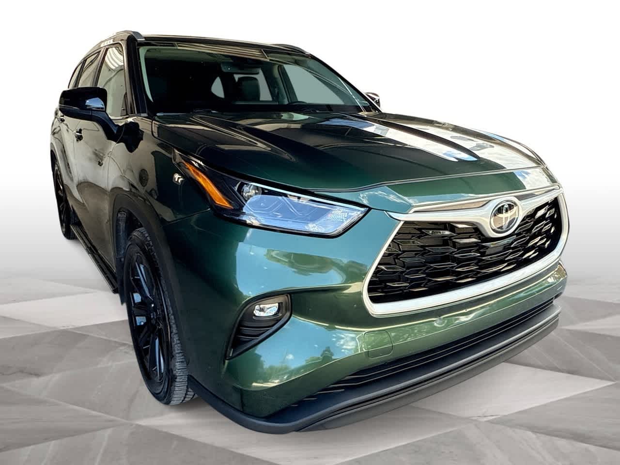 Thumbnail: 2023 Toyota Highlander - 2