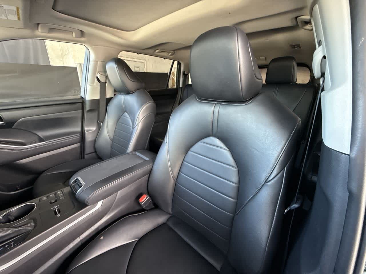 Thumbnail: 2023 Toyota Highlander - 13