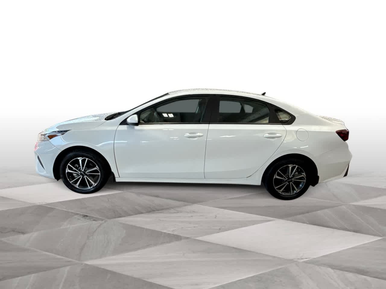 Thumbnail: 2024 Kia Forte - 5