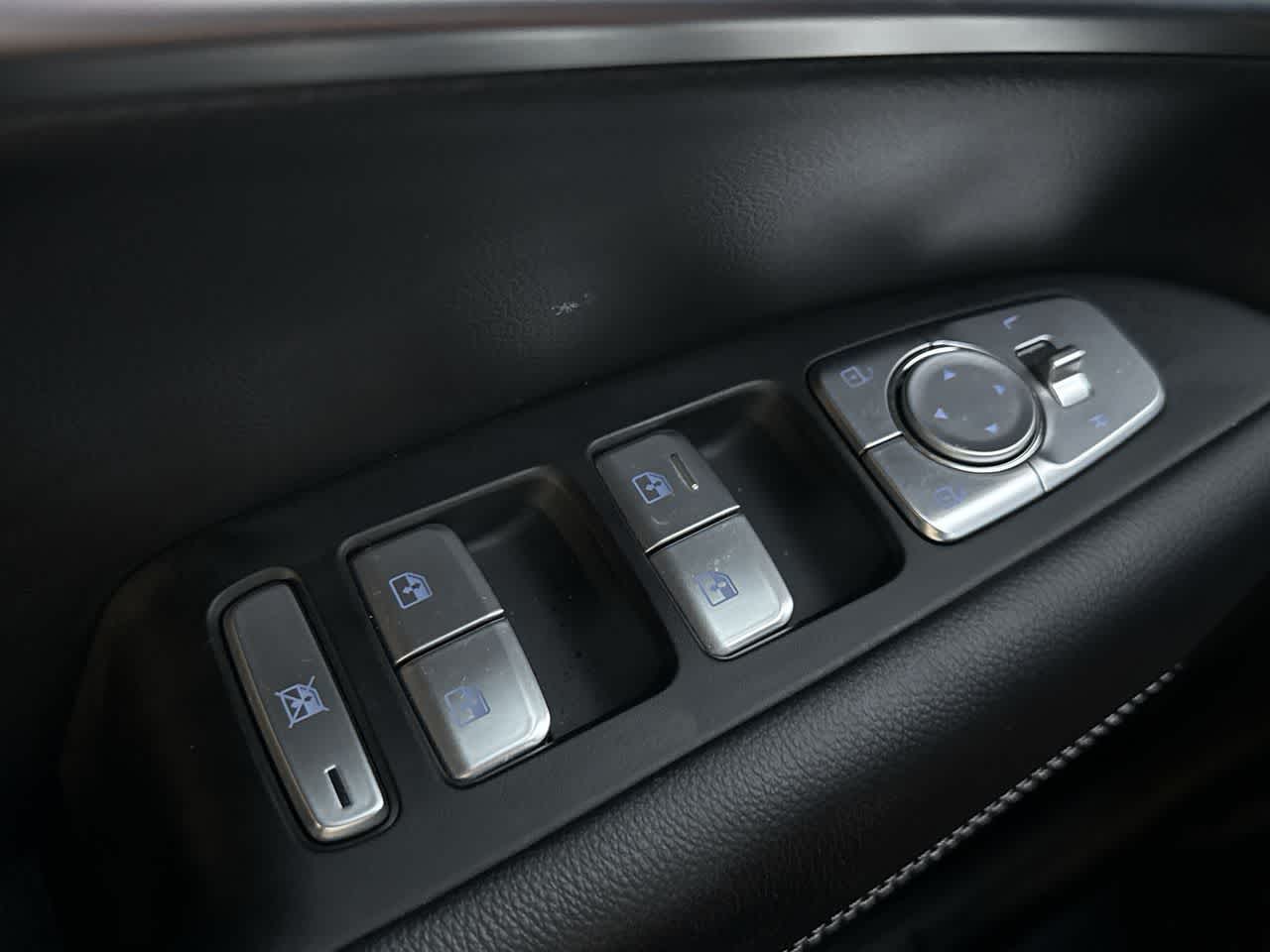 Thumbnail: 2023 Genesis G70 - 17