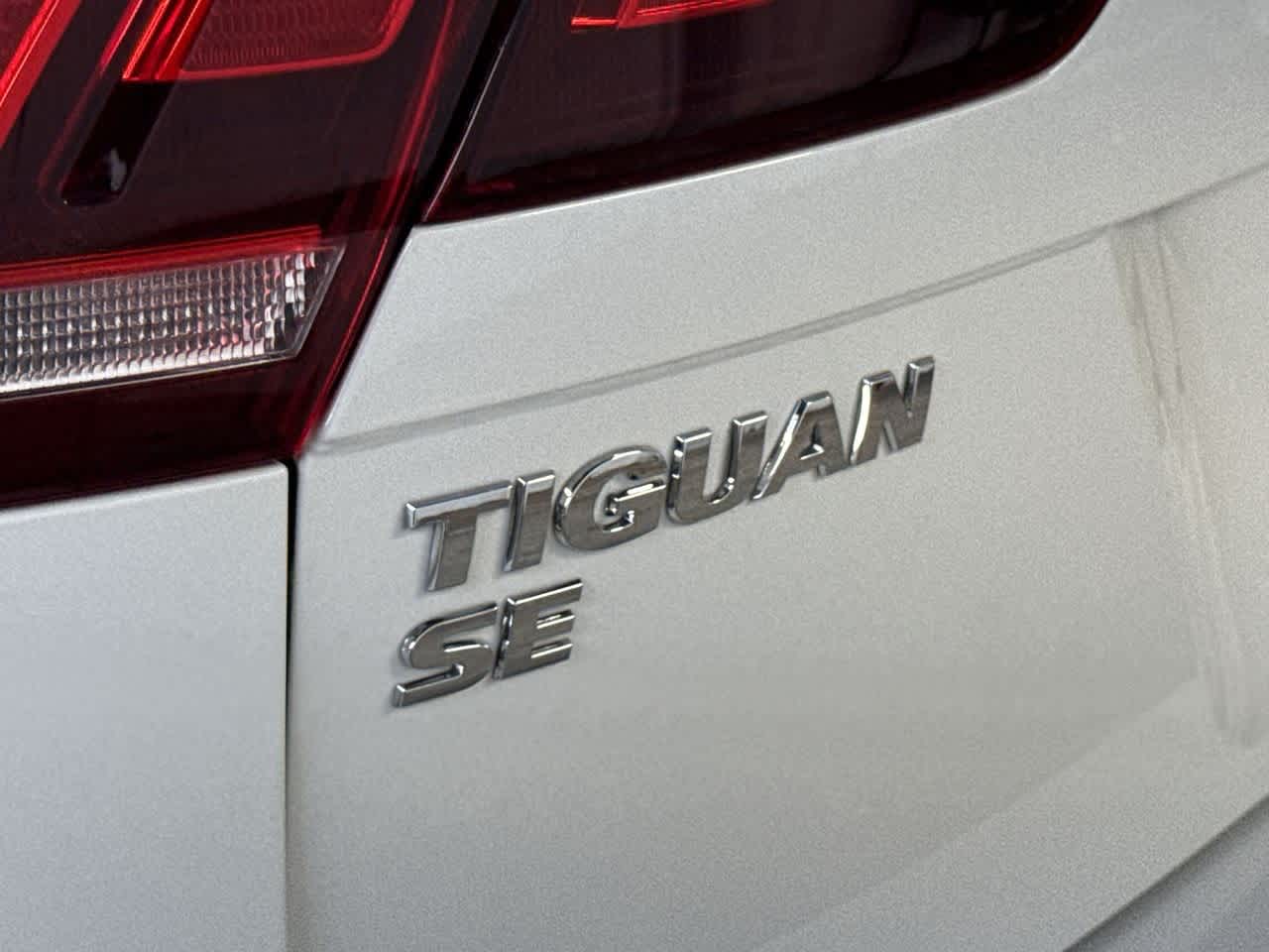Thumbnail: 2021 Volkswagen Tiguan - 10