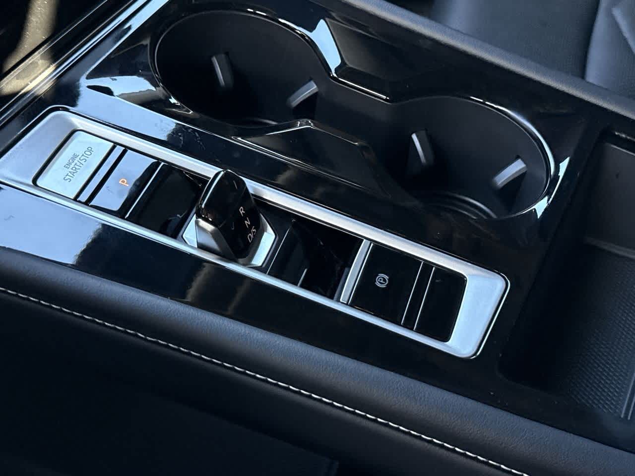 Thumbnail: 2024 Volkswagen Atlas - 21