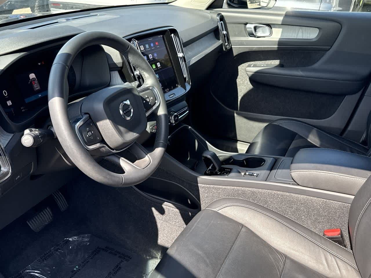 Thumbnail: 2024 Volvo XC40 - 13