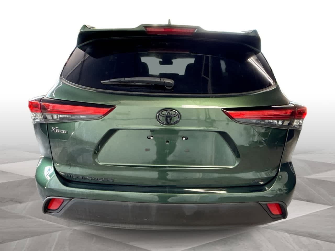 Thumbnail: 2023 Toyota Highlander - 6