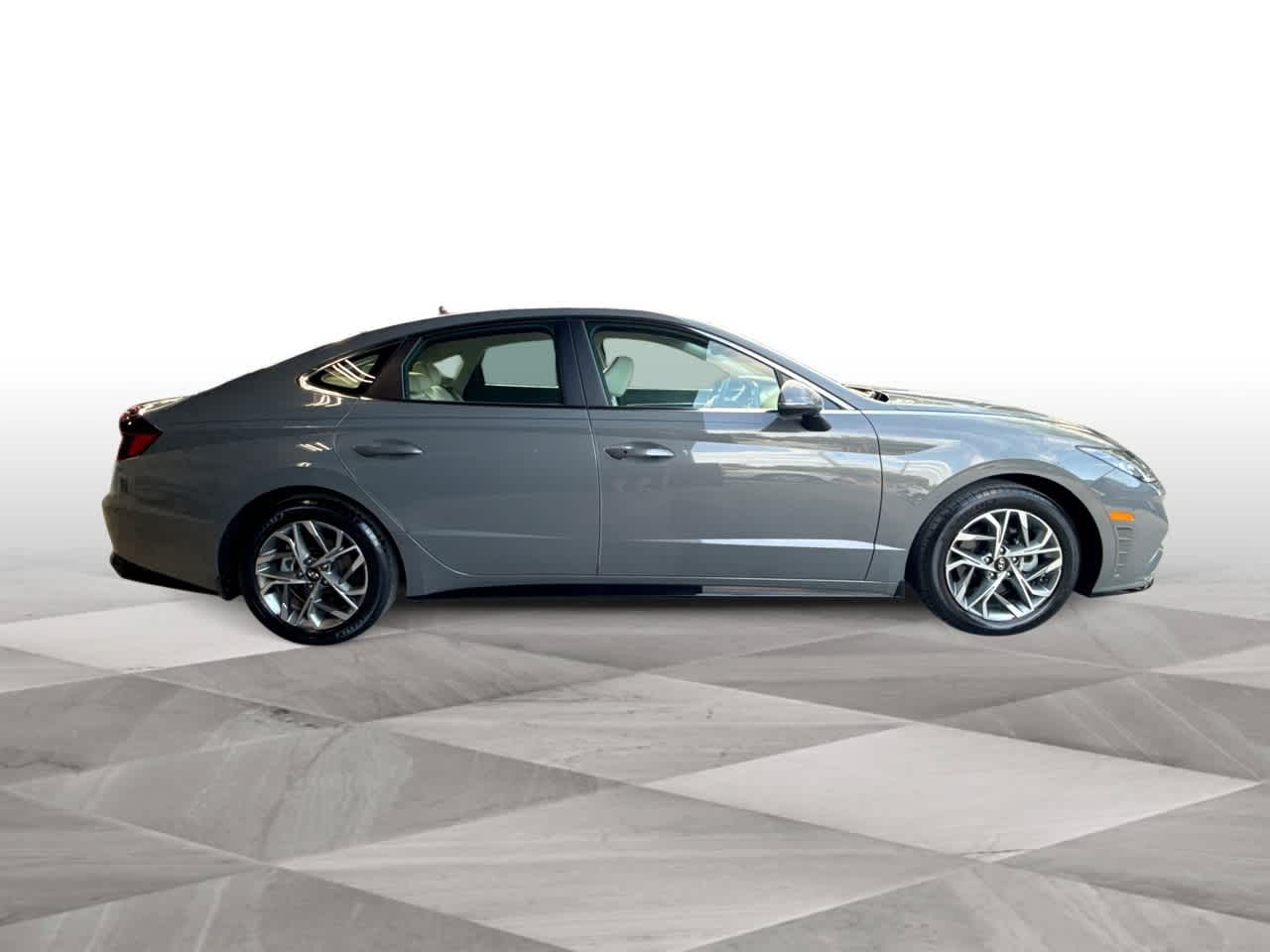 Thumbnail: 2022 Hyundai Sonata - 9