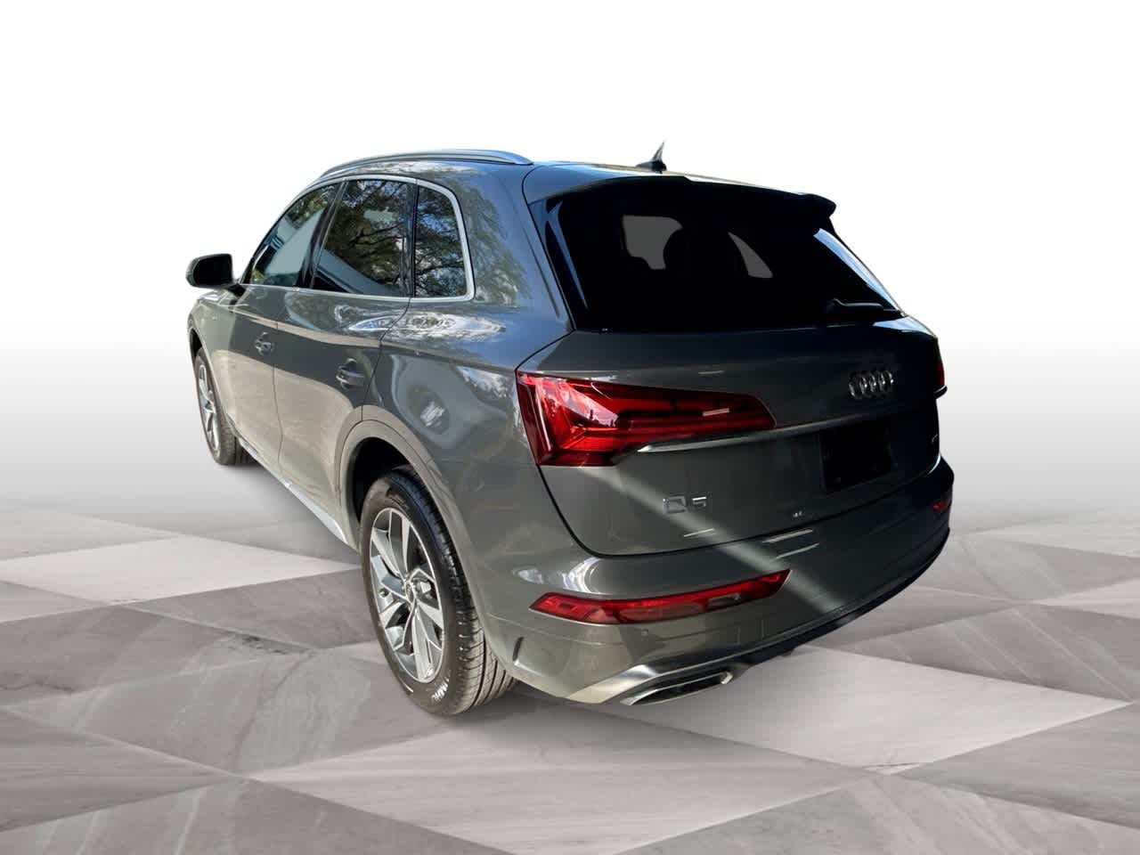 Thumbnail: 2023 Audi Q5 - 6