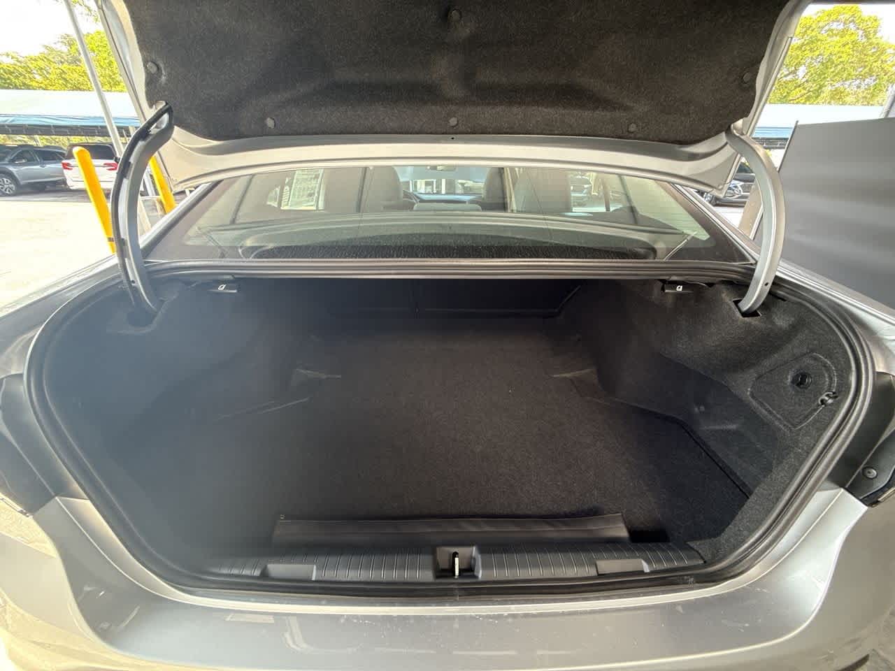 Thumbnail: 2025 Subaru Legacy - 25