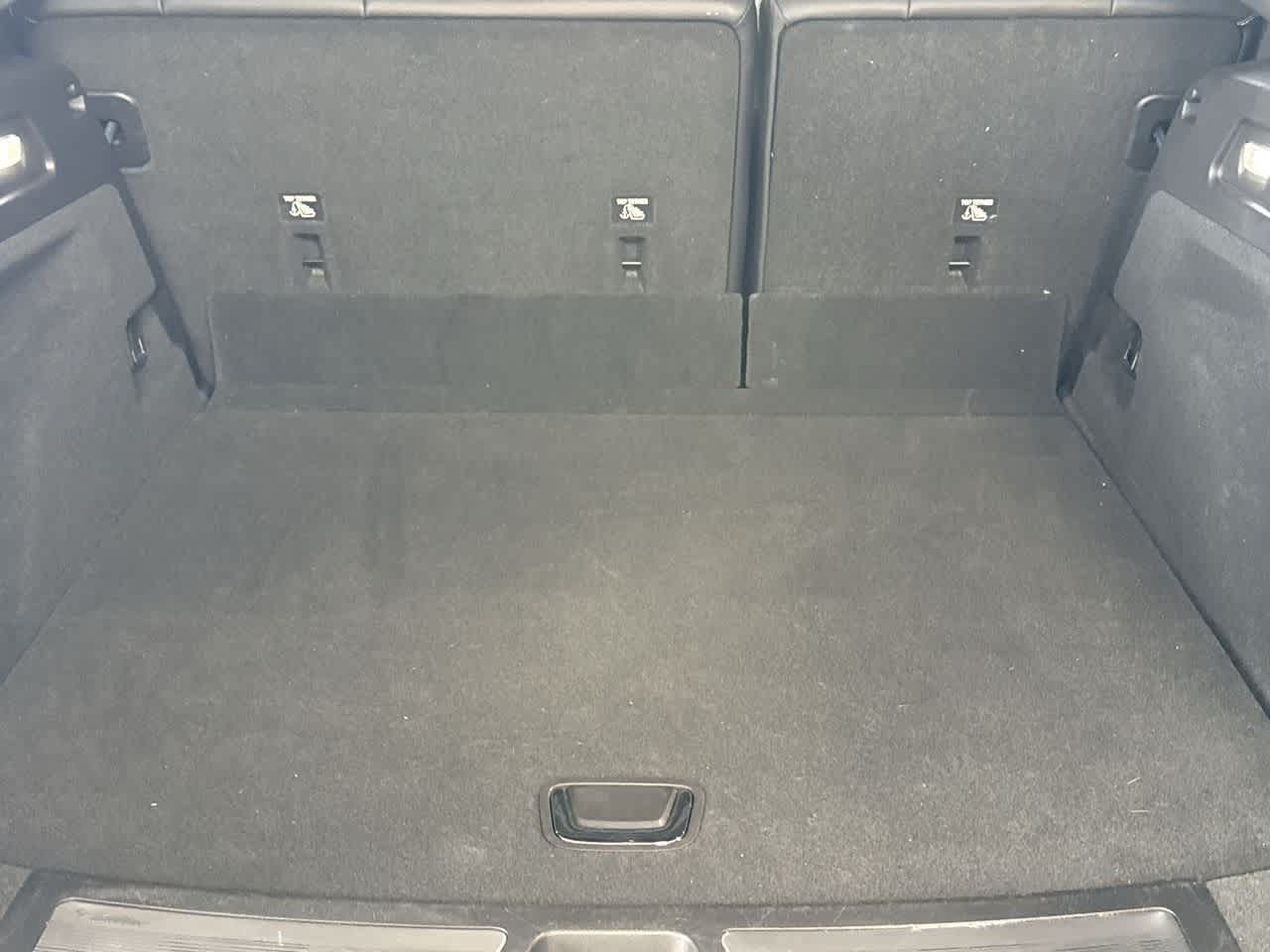 Thumbnail: 2024 Cadillac Lyriq - 25