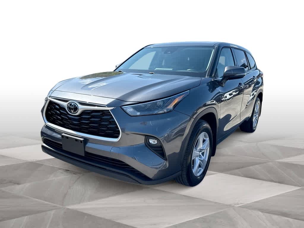 2022 Toyota Highlander LE 4
