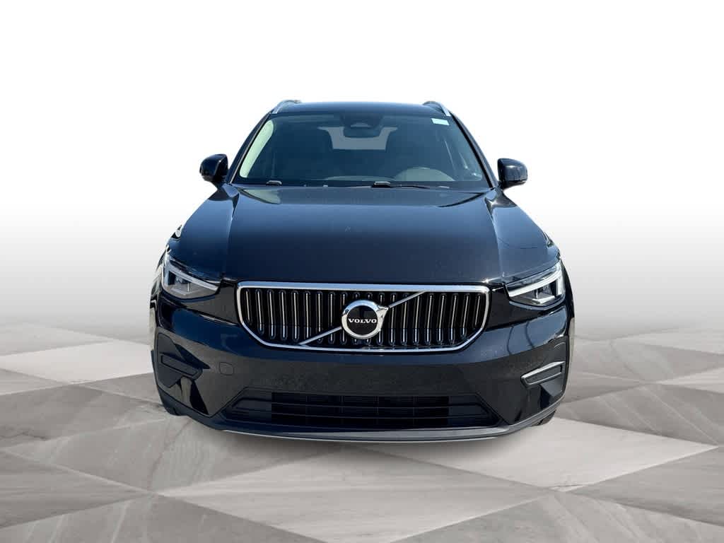 Thumbnail: 2024 Volvo XC40 - 3