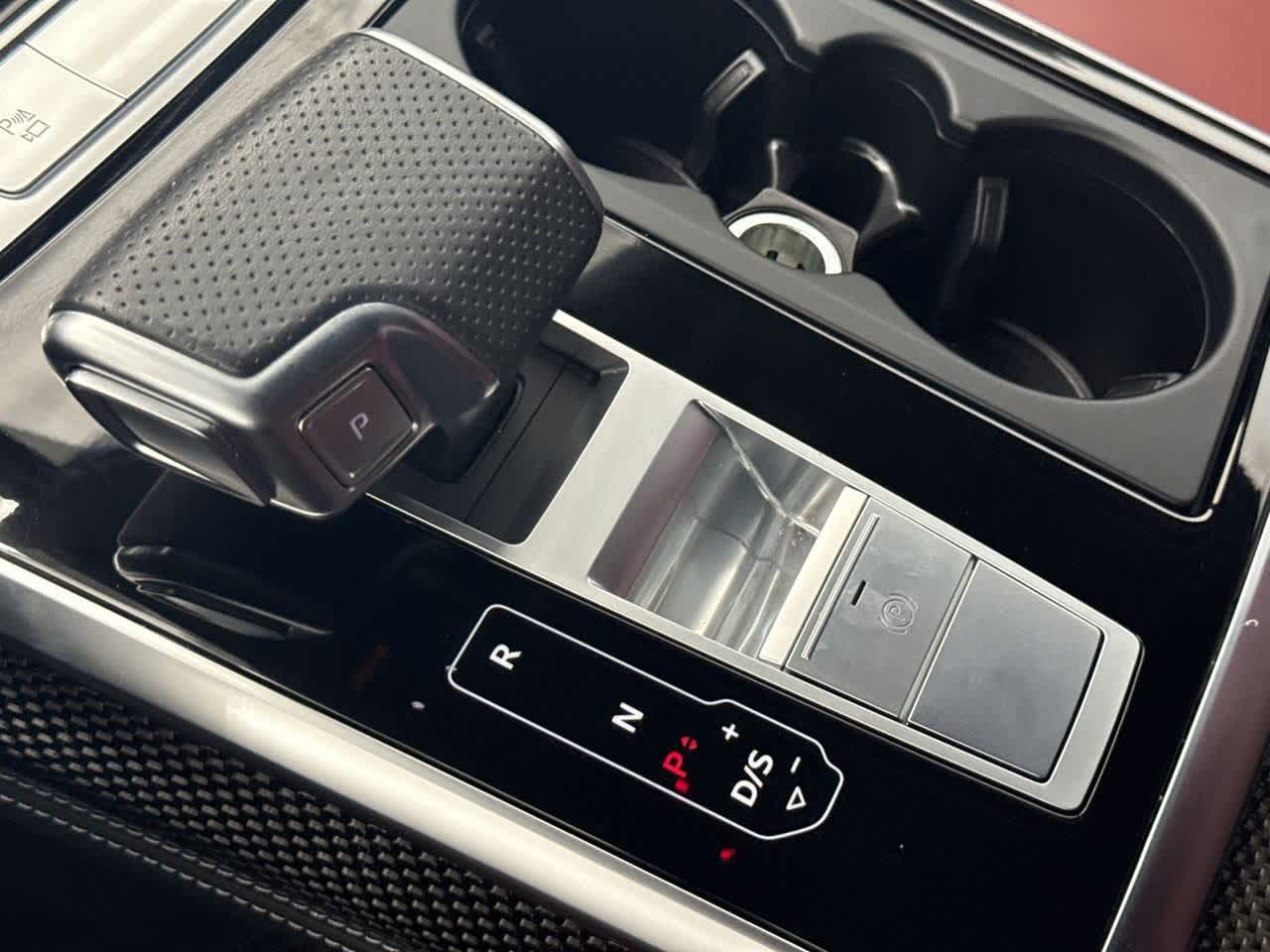 Thumbnail: 2023 Audi SQ8 - 21