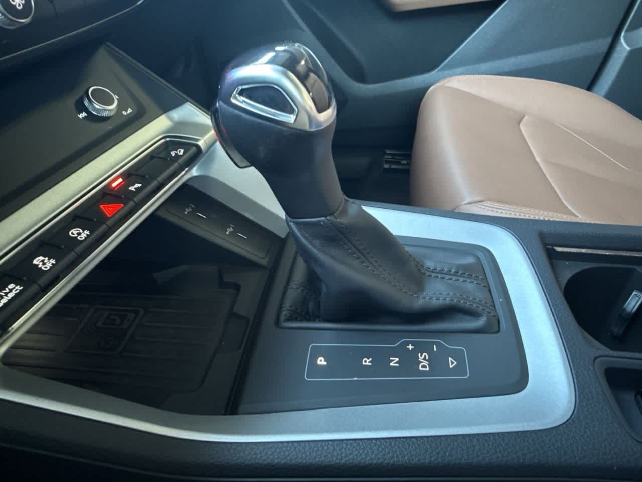 Thumbnail: 2024 Audi Q3 - 21