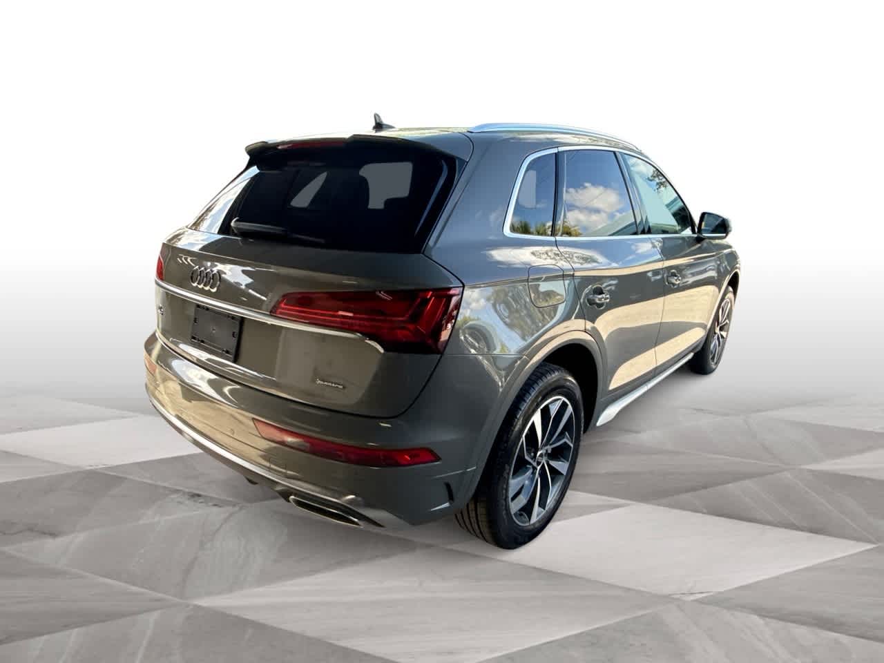 Thumbnail: 2023 Audi Q5 - 8