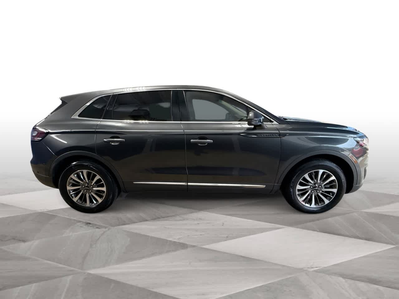 Thumbnail: 2020 Lincoln Nautilus - 9