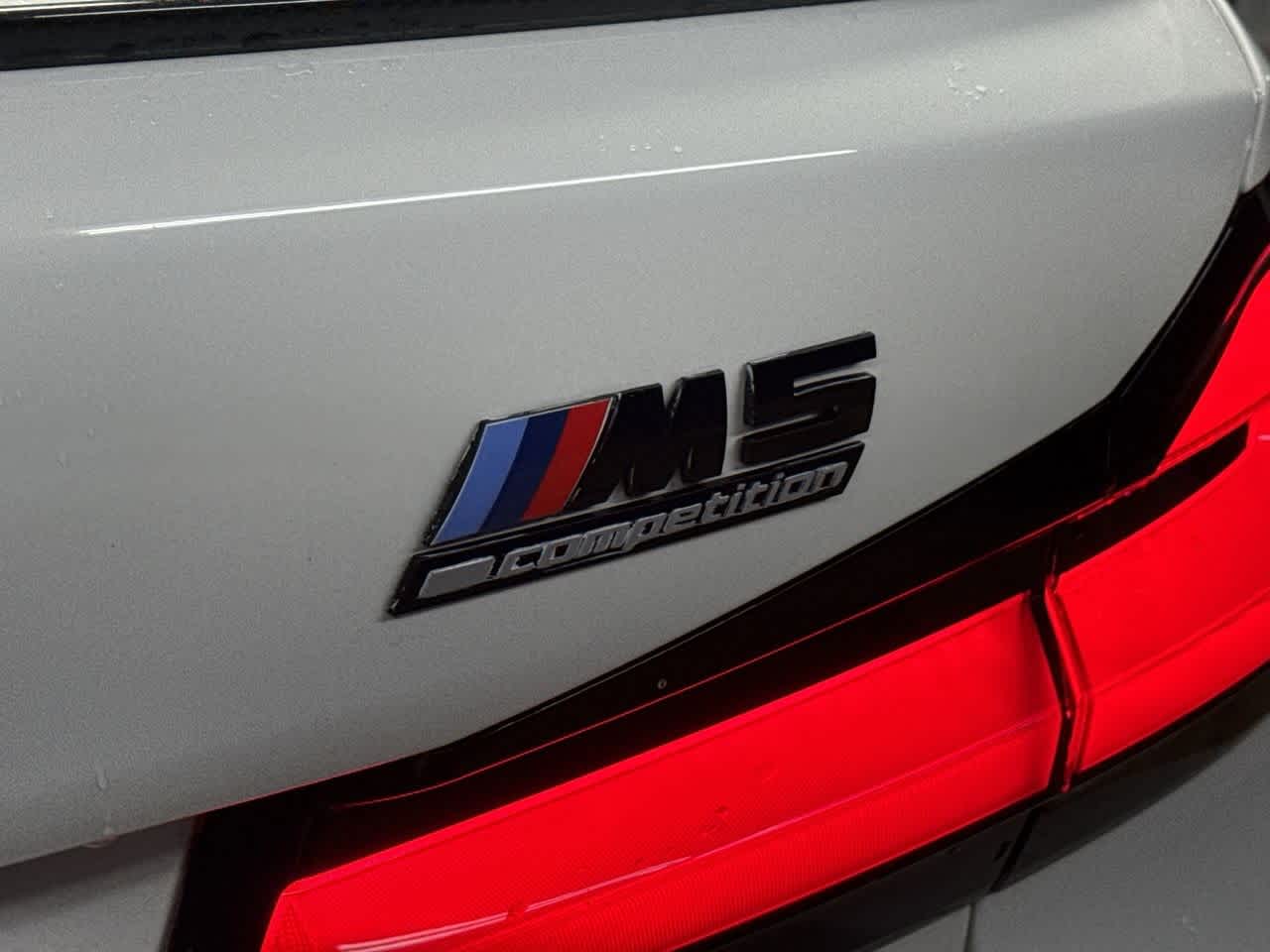 Thumbnail: 2022 BMW M5 - 10