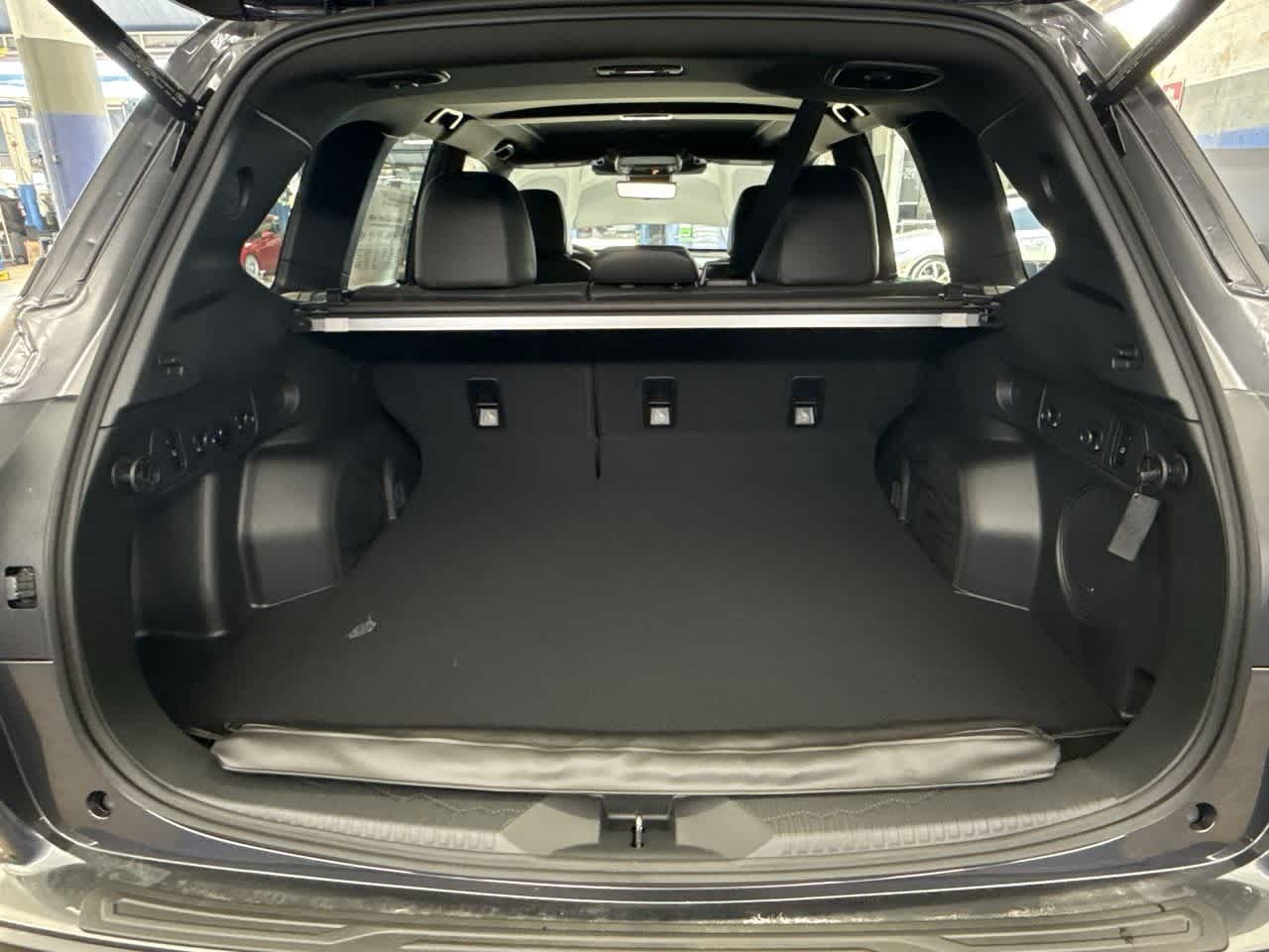 Thumbnail: 2025 Subaru Forester - 25