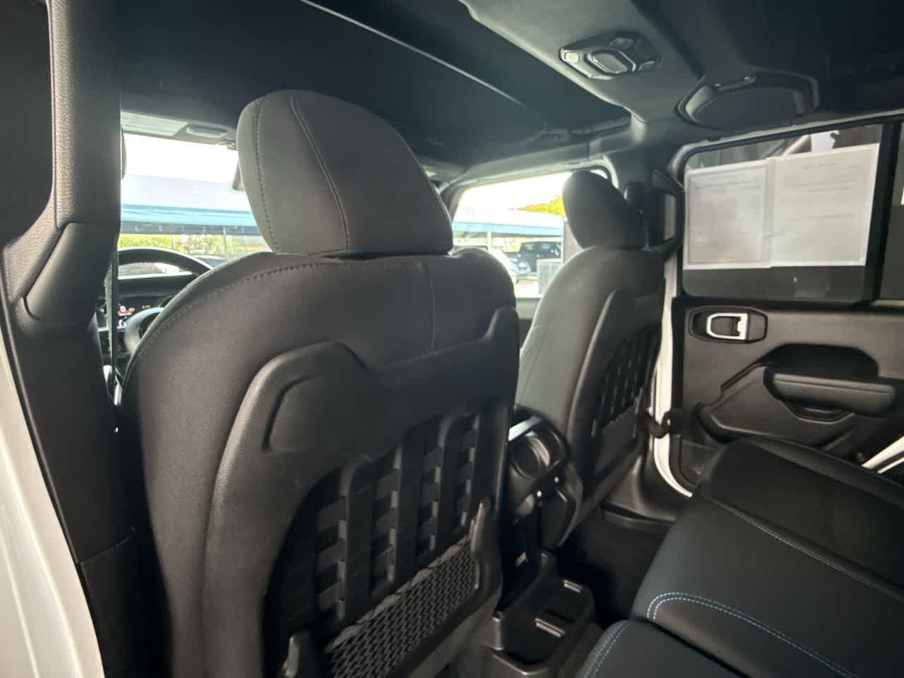 Thumbnail: 2022 Jeep Wrangler - 23