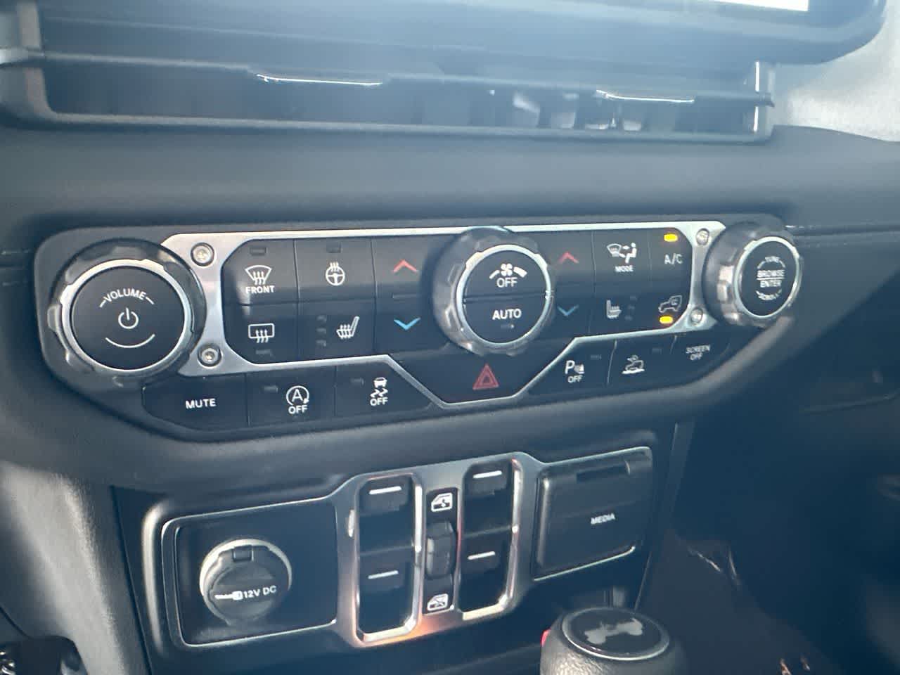 Thumbnail: 2024 Jeep Wrangler - 20