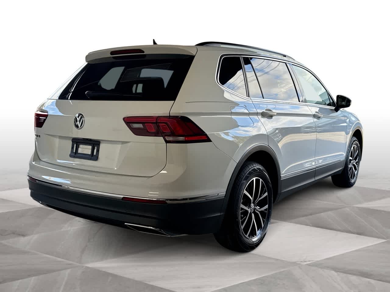 Thumbnail: 2021 Volkswagen Tiguan - 8