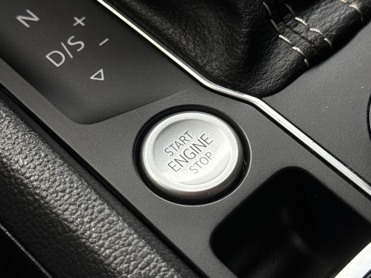 Thumbnail: 2023 Volkswagen Atlas - 17