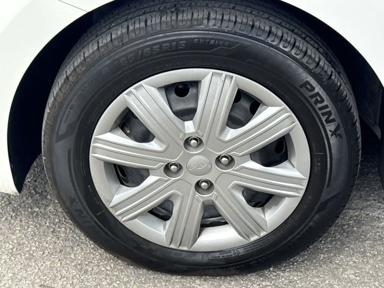 Thumbnail: 2023 Kia Rio - 11